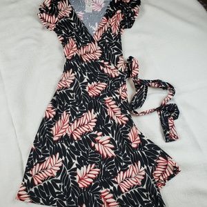 Short Sleeves Black Red Wrap Dress